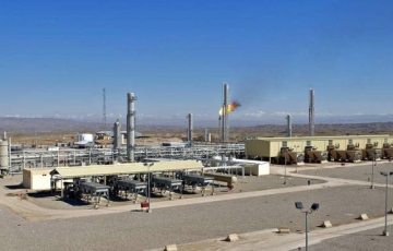 نواب ومراقبون: تشريع قانون النفط والغاز هو الضامن للحل الجذري