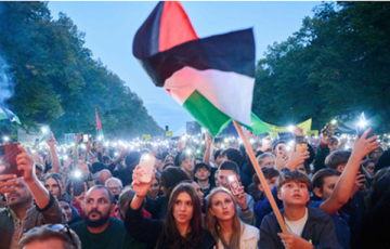 أكثر من مئة ألف في شوارع برلين يطالبون بإيقاف حرب إبادة الشعب الفلسطيني 