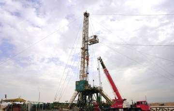 نزف مالي يومي يهدد ٨ آلاف كفاءة وطنية.. شركات مرتبطة بمتنفذين تهيمن على عمل شركة الحفر العراقية