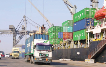 التعرفة الكمركية تشعل الأسواق وإضراب عام مرتقب يهدد حركة التجارة