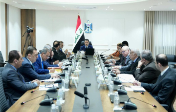 اقتصاديون: الإدارة المالية المتعثرة وسوء التخطيط قادا البلاد إلى مأزق عميق.. إنفاق بلا ضوابط.. مسار مالي مأزوم ومستقبل غامض