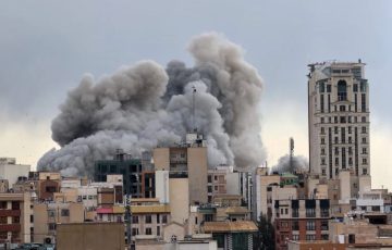 إيران ترفض {فرض الاستسلام}.. وترامب يفضل الاتفاق