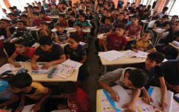 الطلبة حاضرون والمناهج غائبة.. أجهزة الاستنساخ تنقذ الموقف مع بداية العام الدراسي