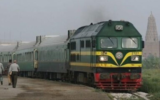 بلادٌ تمشي على أربع عجلات مكسورة