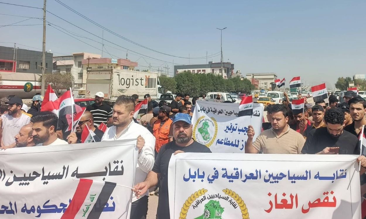 فعاليات احتجاجية تطالب بالعمل والسكن.. فلاحو المثنى يرفضون تسعيرة تسويق الحنطة 