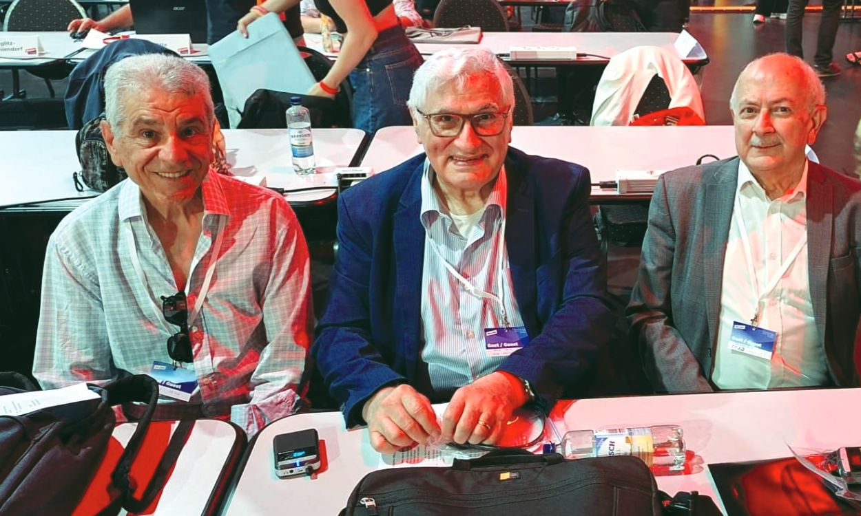الشيوعي العراقي يشارك في مؤتمر حزب اليسار الألماني 